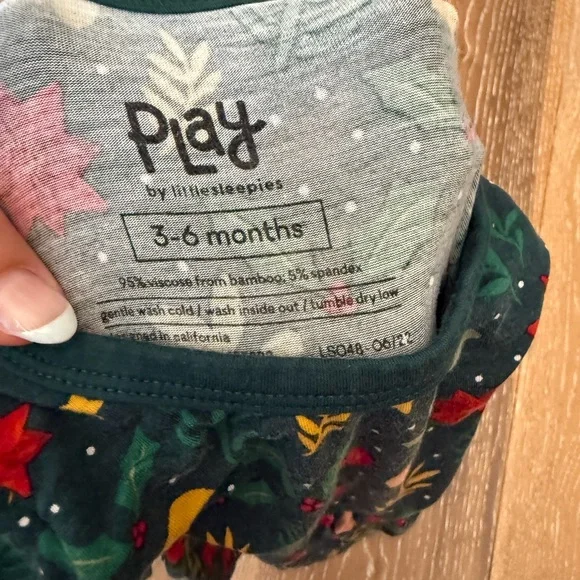 Baby girl little sleepies bamboo Christmas dress - Picture 5 of 5